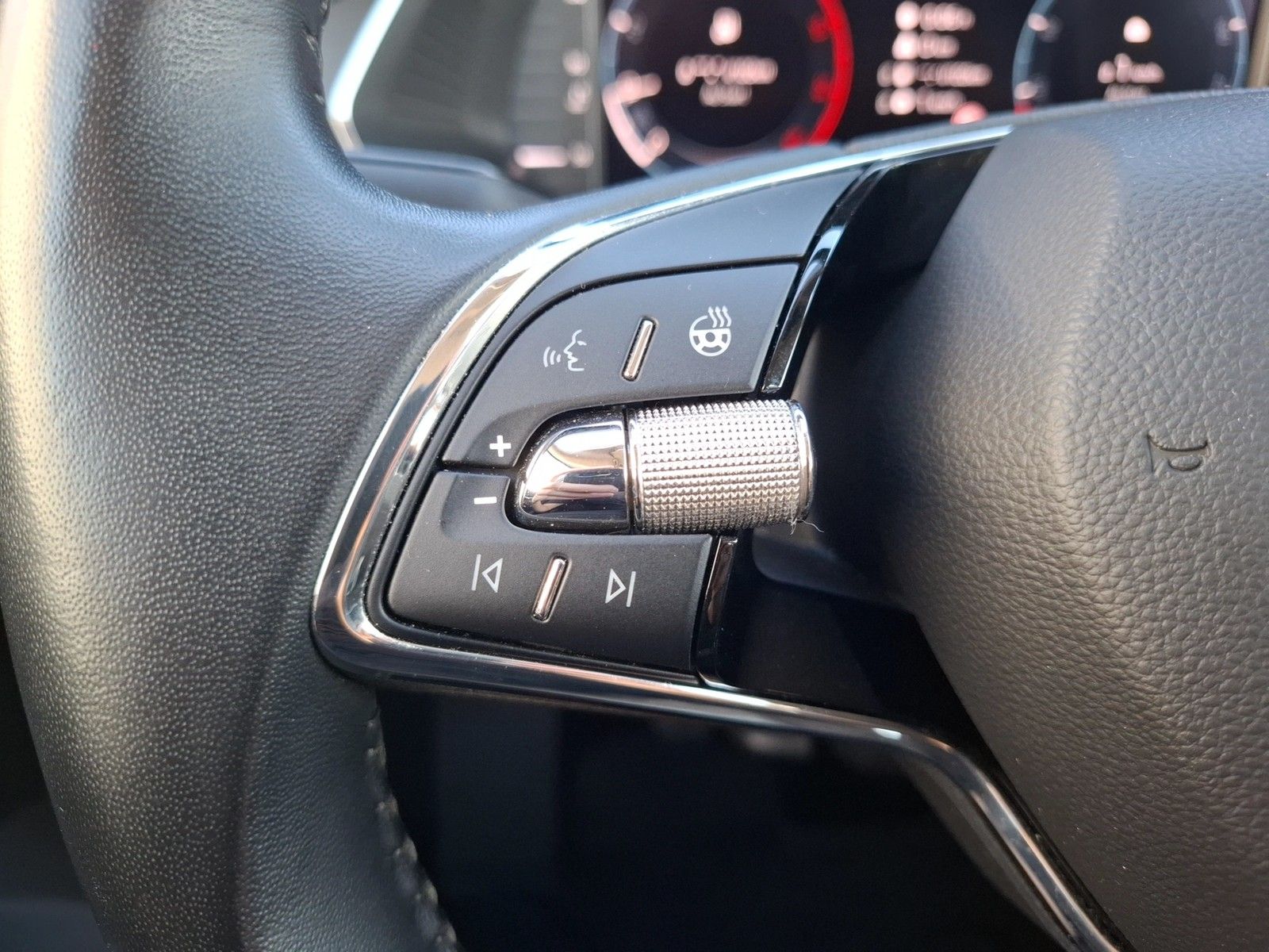 Fahrzeugabbildung SKODA Octavia Combi TDI Ambition LED Navi ACC PDC SH