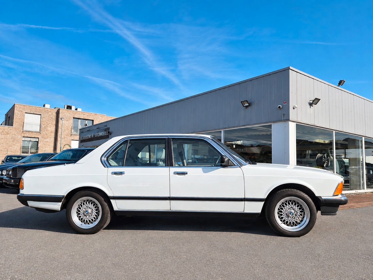 Fahrzeugabbildung BMW 745i SA/E23 mit M1 Motor/Extrem rar/20 Stk weltw