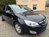 Opel Astra J Lim.Design,1.Hd,Navi,Standheizun,Garante - Opel Astra aus 2011: H