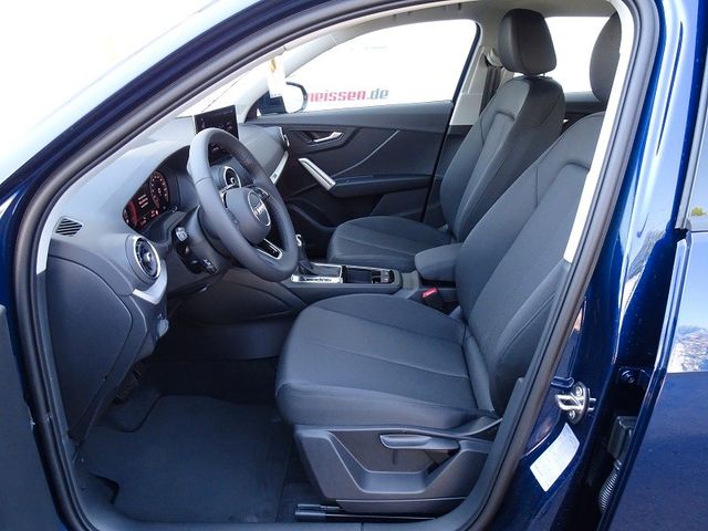 Q2 35TFSI S-tronic advanced / Optikpaket schwarz