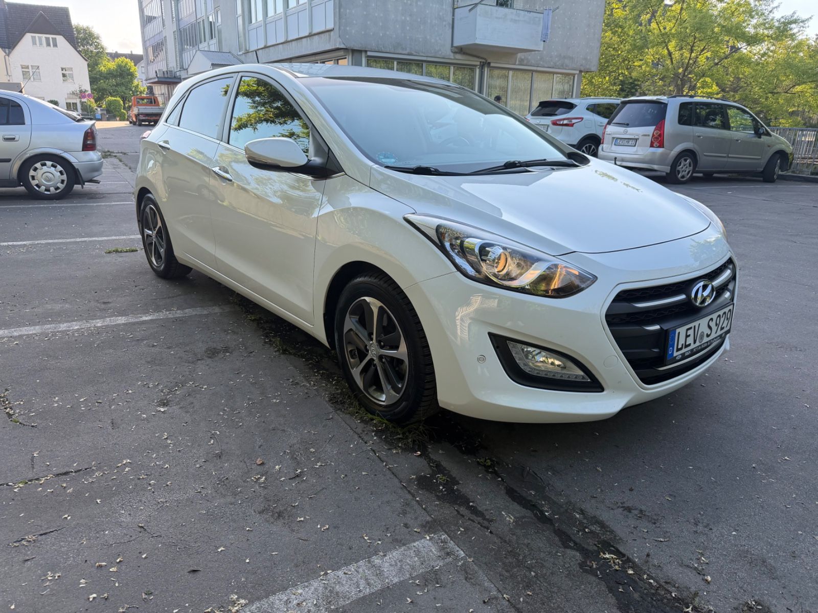 HYUNDAI i30