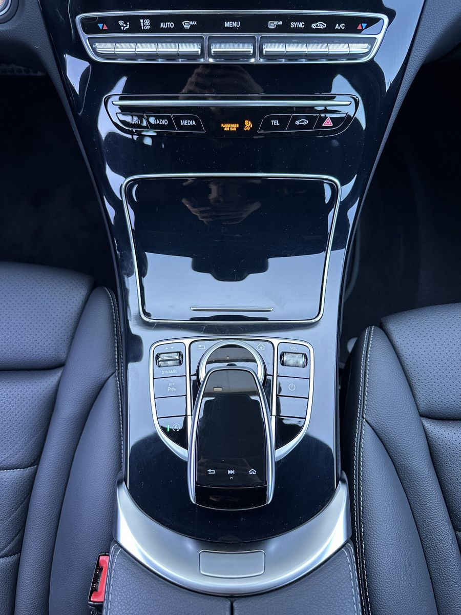 Fahrzeugabbildung Mercedes-Benz C 300d T AMG-Line NAV+LED+BURMESTER+VCOCKPIT+HUD