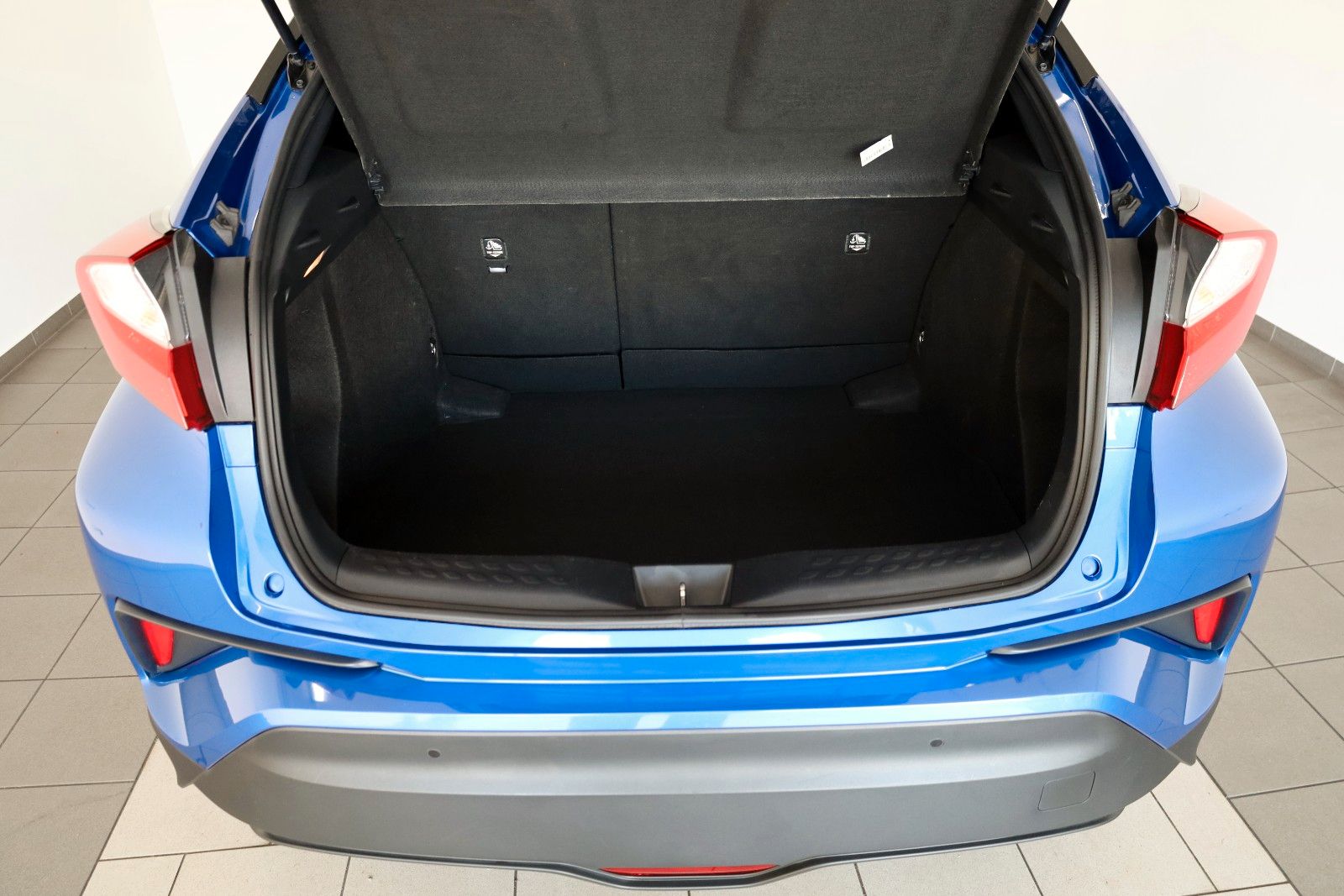 Fahrzeugabbildung Toyota C-HR Hybrid Team D Navi,Kamera,SH,PDC