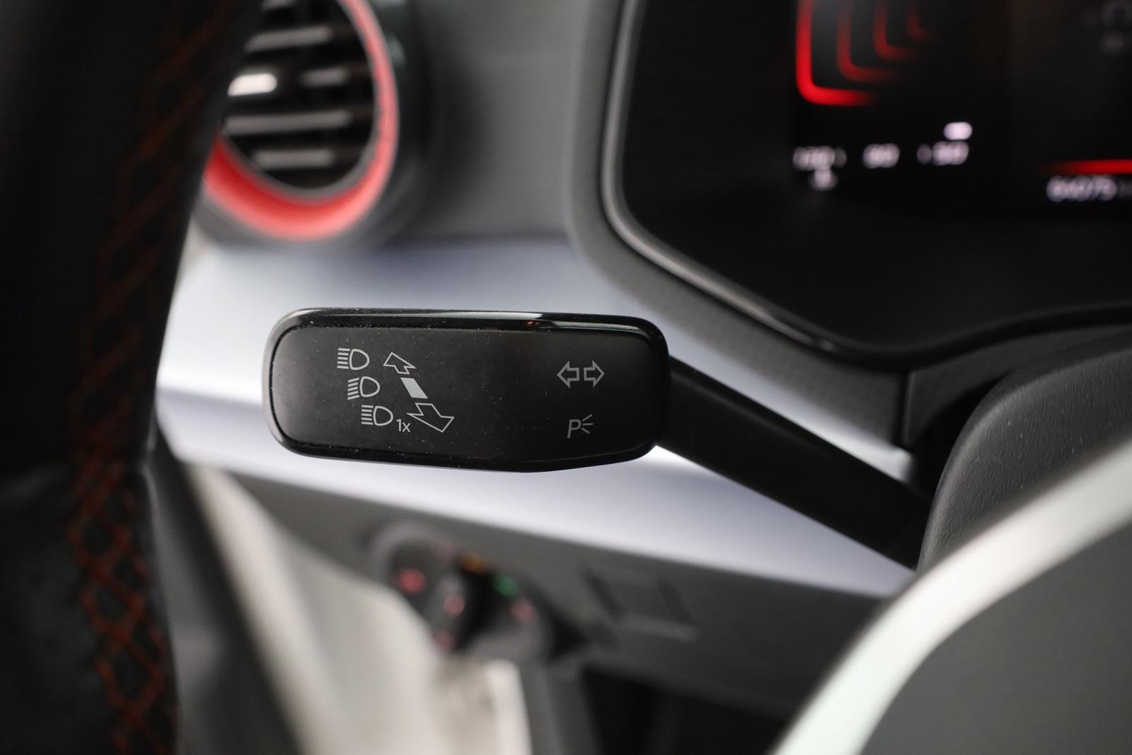 SEAT Arona 1.0 TSI FR LED Navi Sitzheizung Tempomat, миниатюра 18
