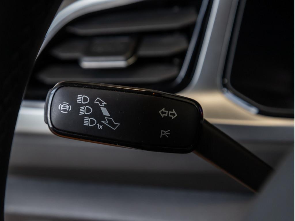 Volkswagen T-Roc 1.5 TSI Life SHZ NAVI AHK ACC FACEL. LED, миниатюра 18