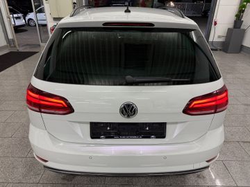 Volkswagen Golf - 8