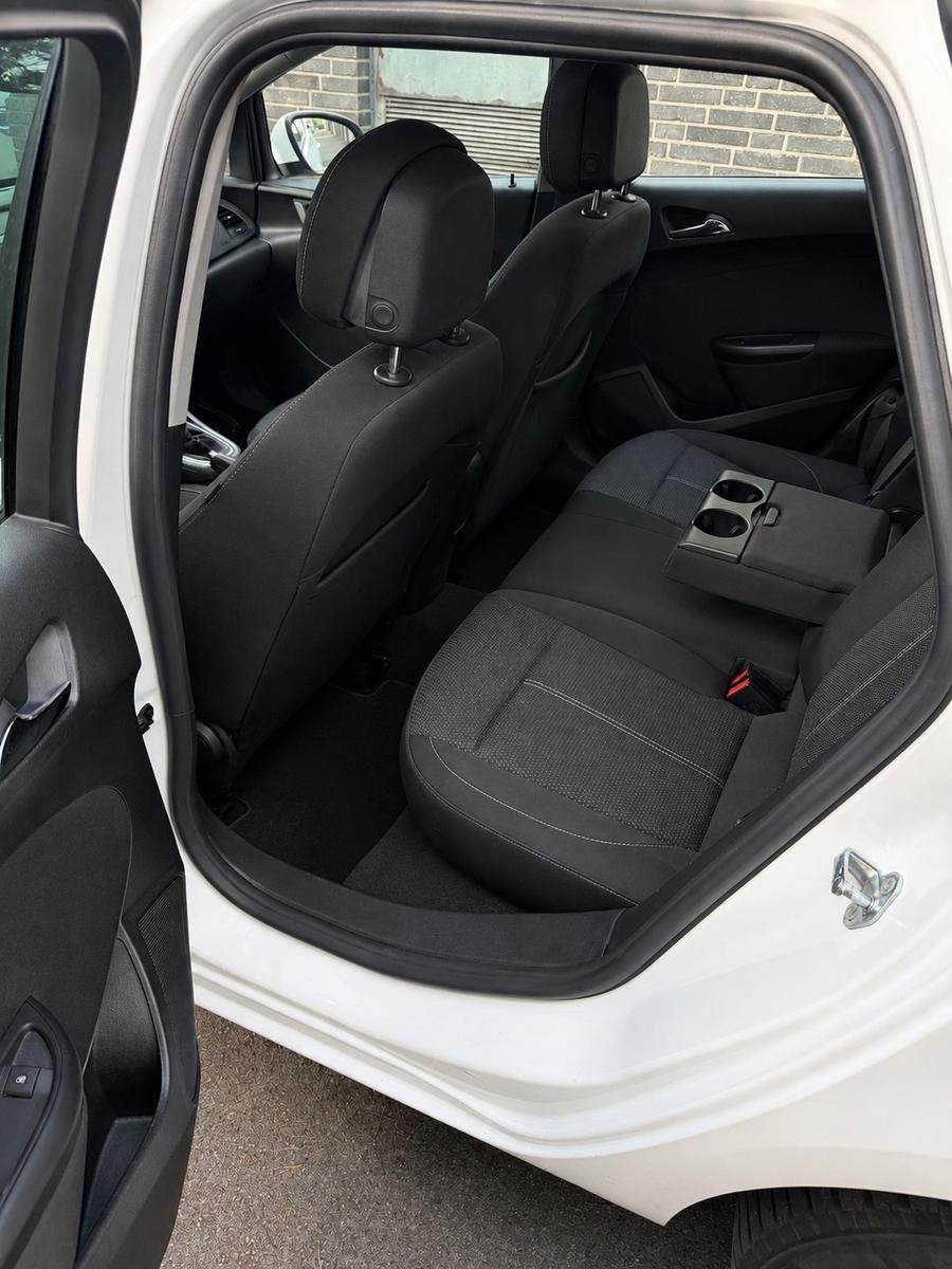 Opel Astra 2015 — photo 8