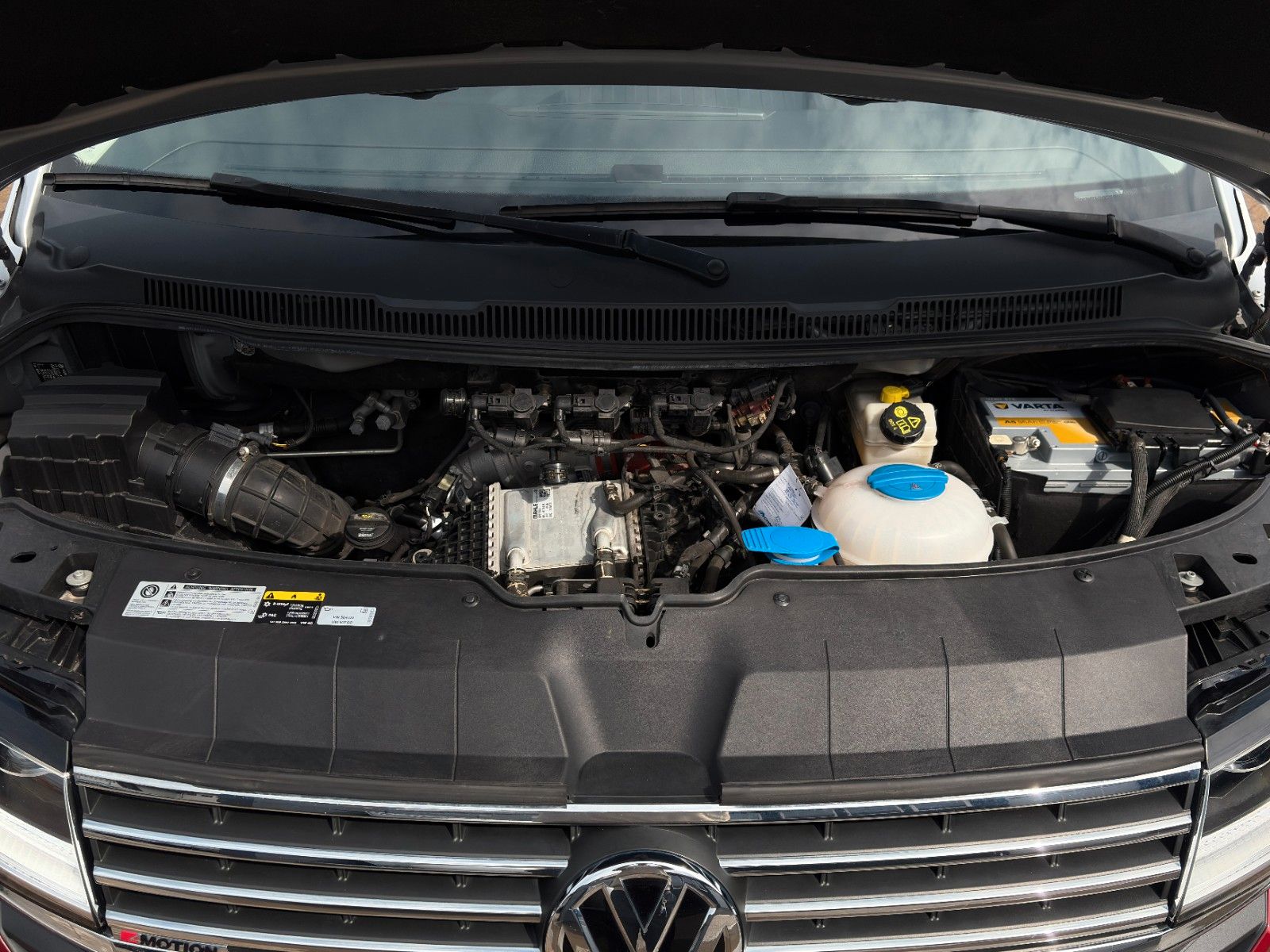 Fahrzeugabbildung Volkswagen T6.1 California Ocean 2.0 TDI Hub Küche Markise