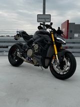 Ducati Streetfighter V4S Grey Nero  - Offers matching your search criteria
