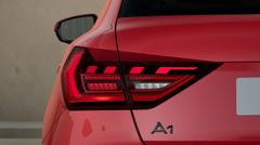 Fahrzeugabbildung Audi A1 Sportback 30 TFSI S line LED NAVI KAMERA LM17