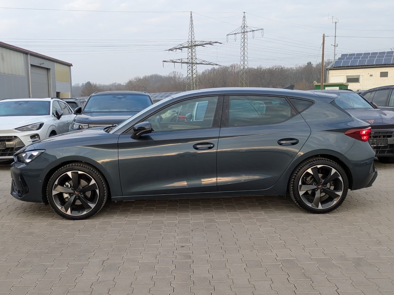 Fahrzeugabbildung CUPRA Leon 1.5 eTSI EDGE DSG*ACC*KAM*18"5JGARANTIE