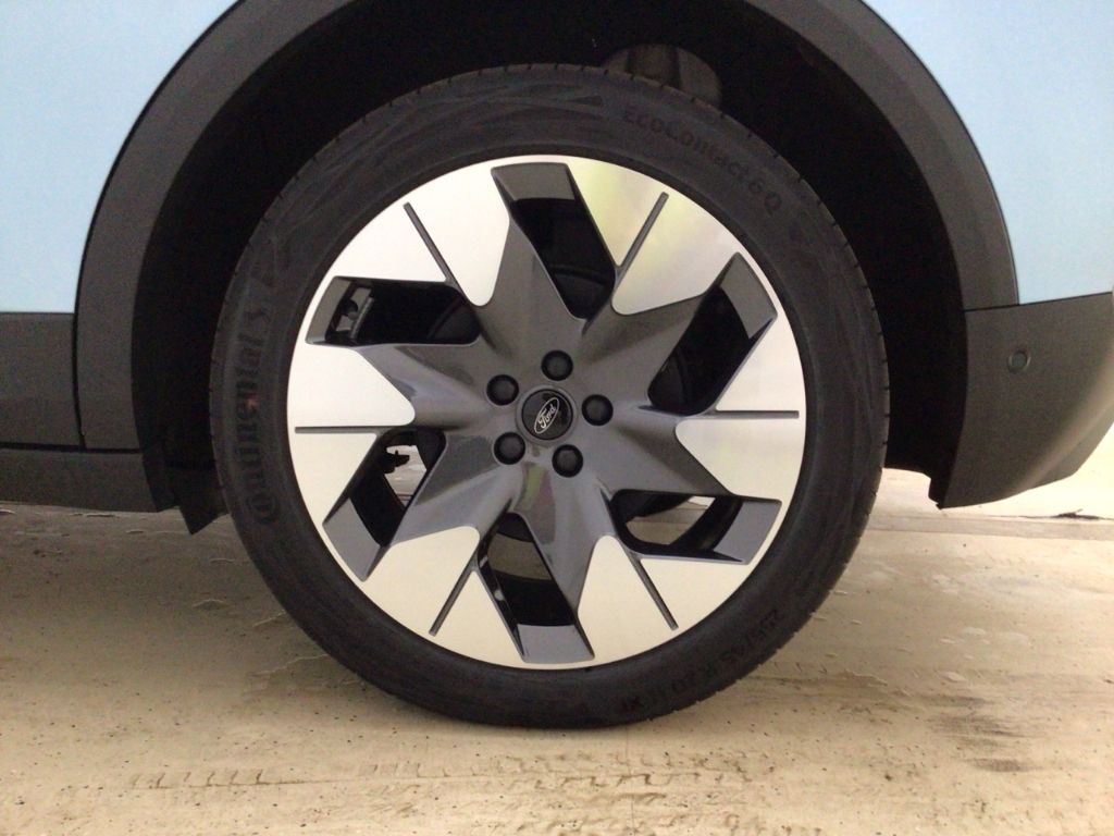 Fahrzeugabbildung Ford Explorer Premium RWD Tempomat SpurhalteASS LED