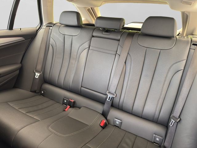 Fahrzeugabbildung BMW 530d Touring LED+Kamera+Leder+CarPlay+DAB