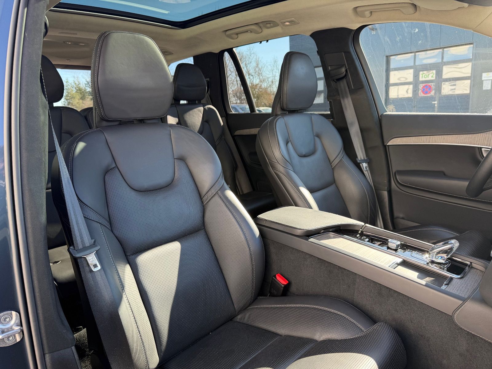 Fahrzeugabbildung Volvo XC90 T8 AWD Ultimate Dark*LUFT*AHK*360°*Massage*