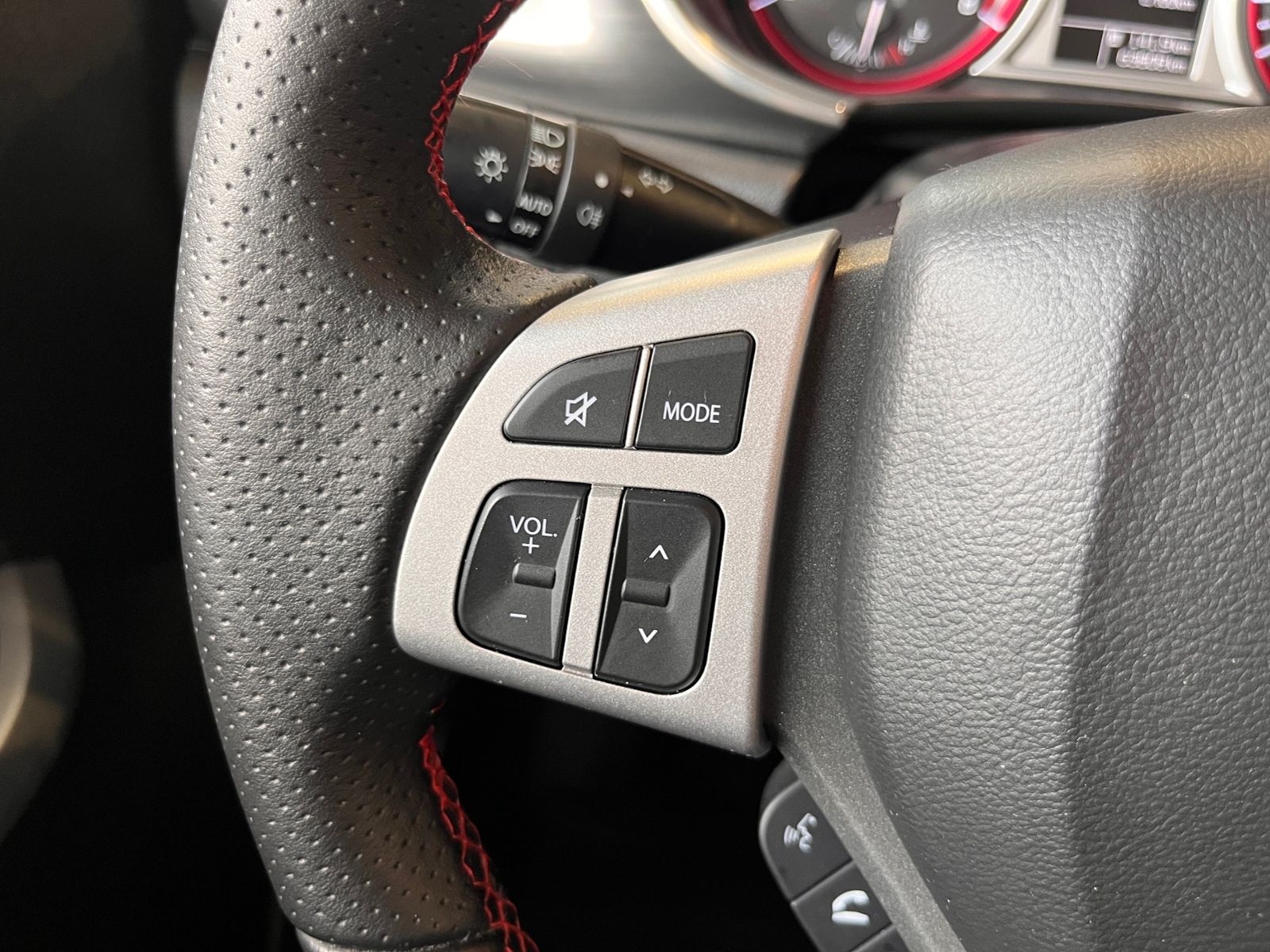 Fahrzeugabbildung Suzuki Vitara 1.4 S 4x4 KLIMA LED NAVI ALU