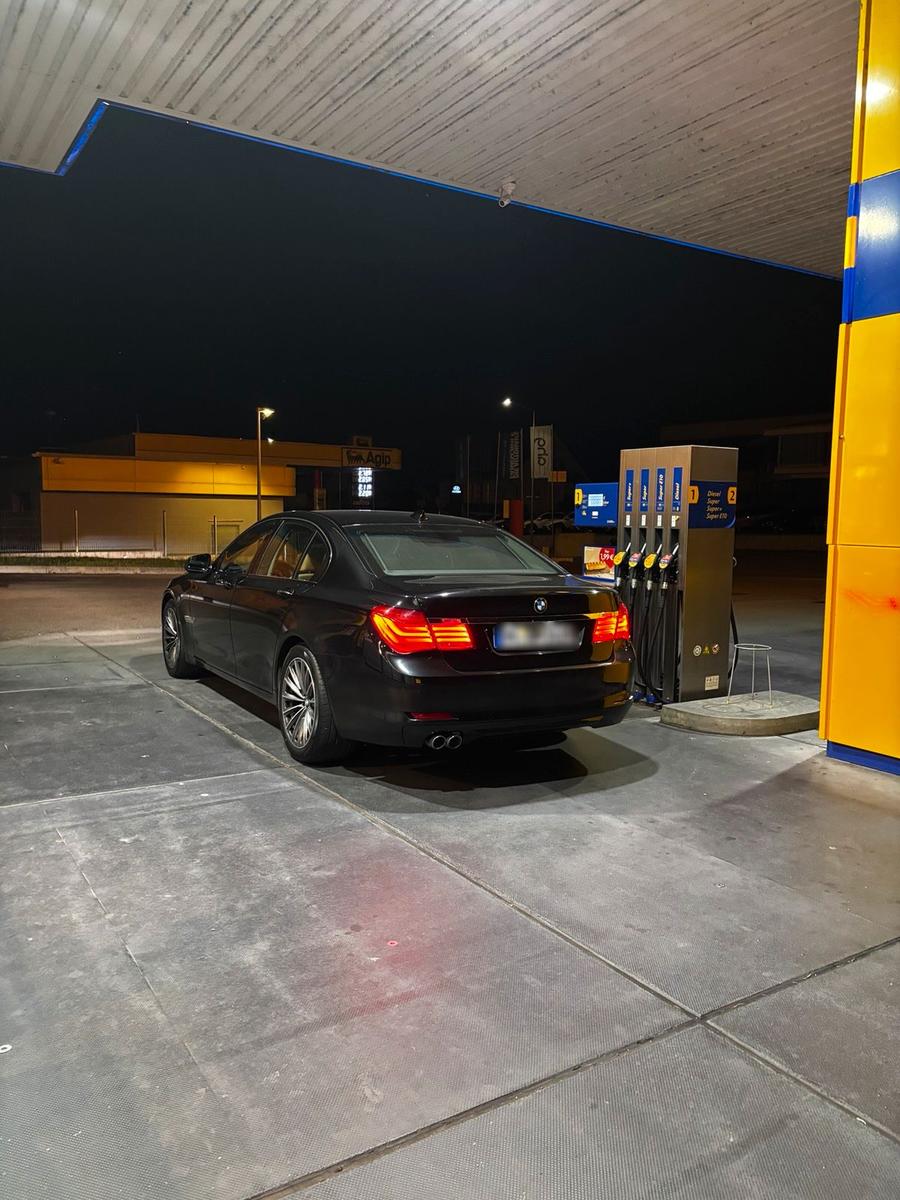 BMW 730