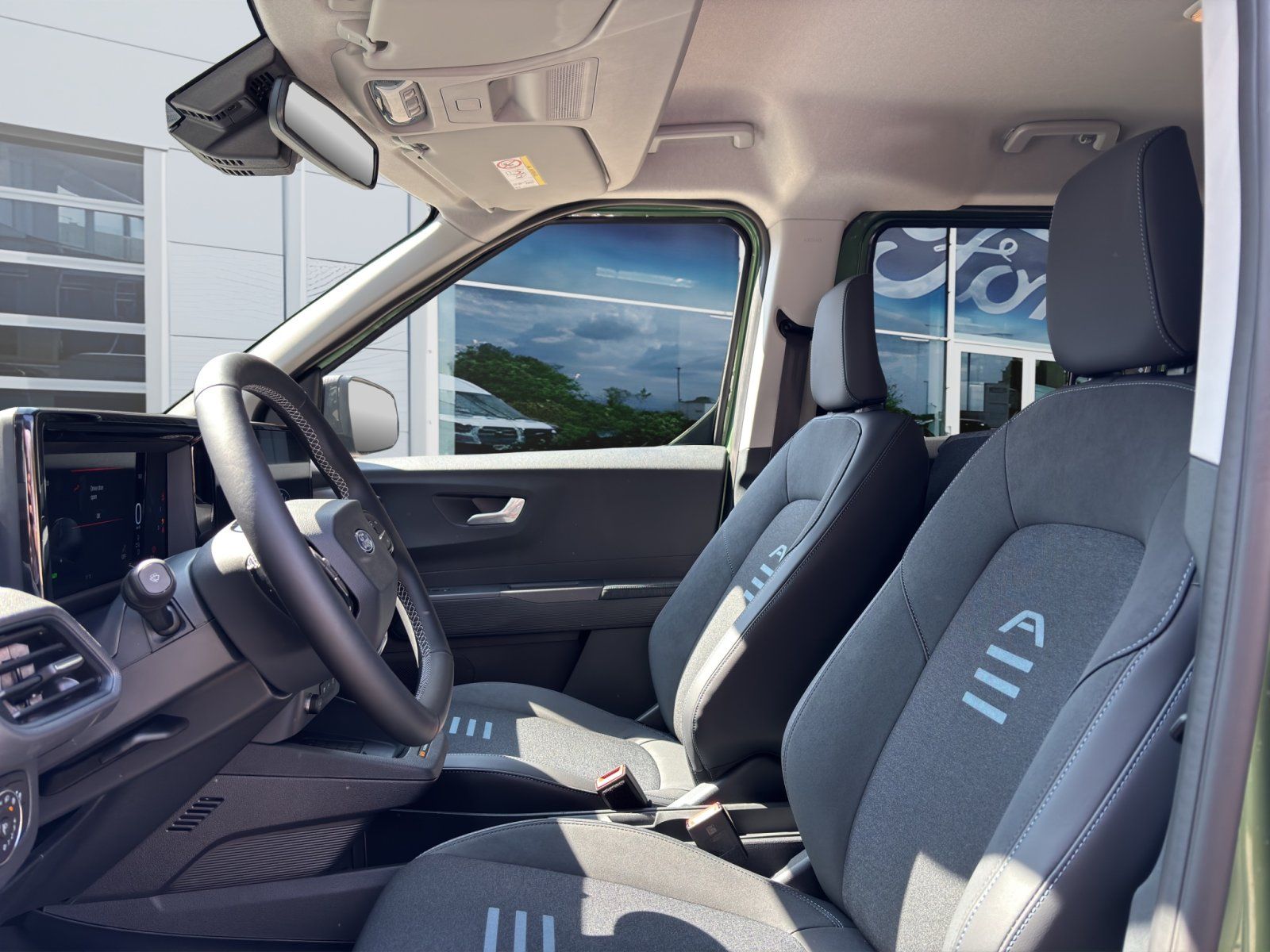 Fahrzeugabbildung Ford Tourneo Courier eMotor BEV Active