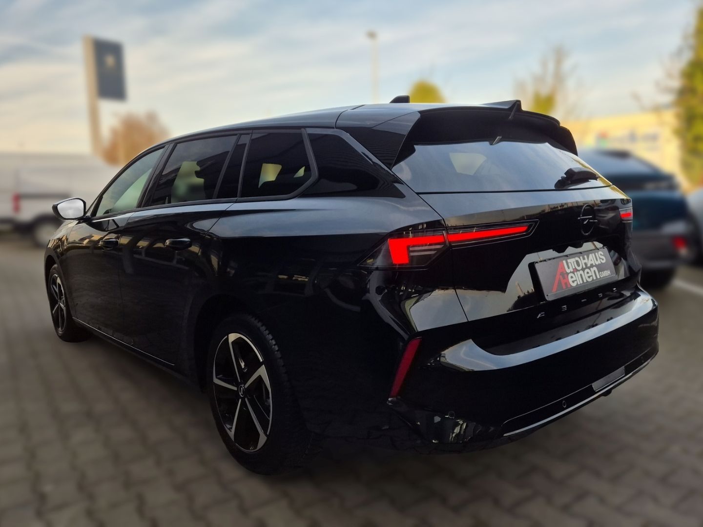 Fahrzeugabbildung Opel Astra 1.5 D EU6e L Sports Tourer GS HUD Navi 360