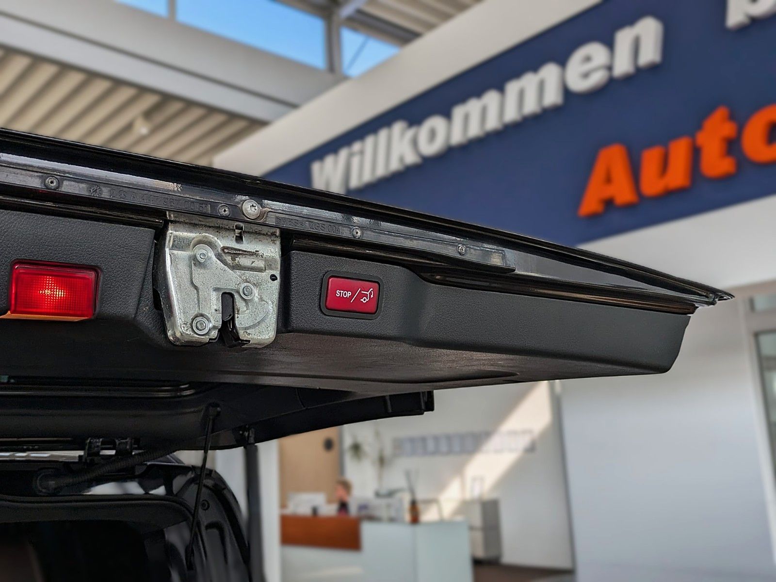 Fahrzeugabbildung Mercedes-Benz V 250d AMG 4M LANG 6 SITZE VIP SHUTTLE MEGAVOLL!