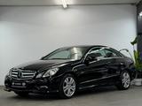 Mercedes-Benz E 200 E Coupe E 200 CGI BlueEfficiency - Mercedes-Benz E-Klasse aus 2011: Coupe