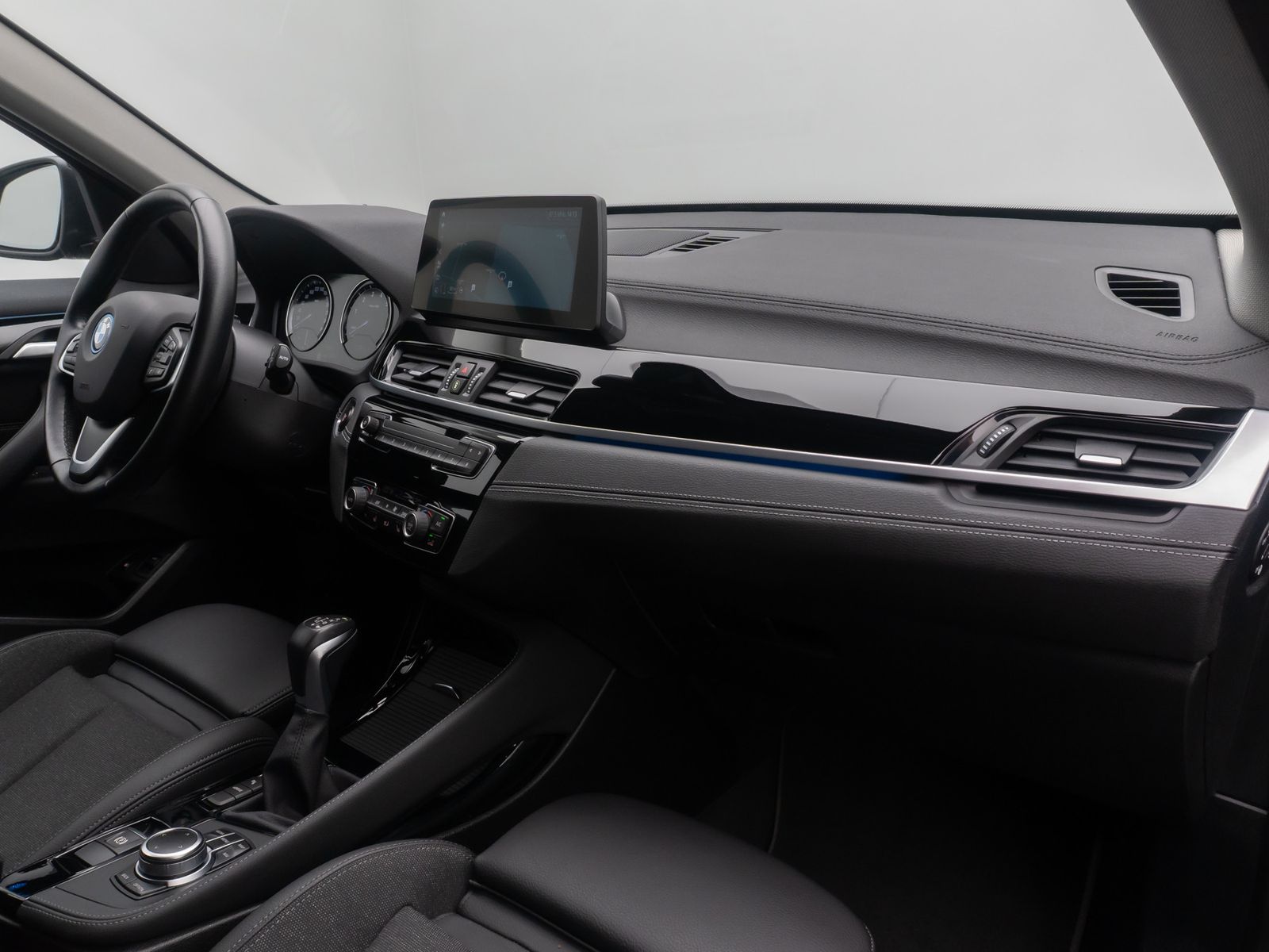 Fahrzeugabbildung BMW X1 xD25e Sport Line HUD DAB Kamera Alarm 18Zoll