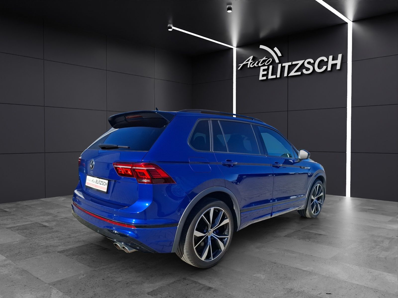 Fahrzeugabbildung Volkswagen Tiguan R DSG 4M Matrix AHK Navi AID ACC RFK SH 2