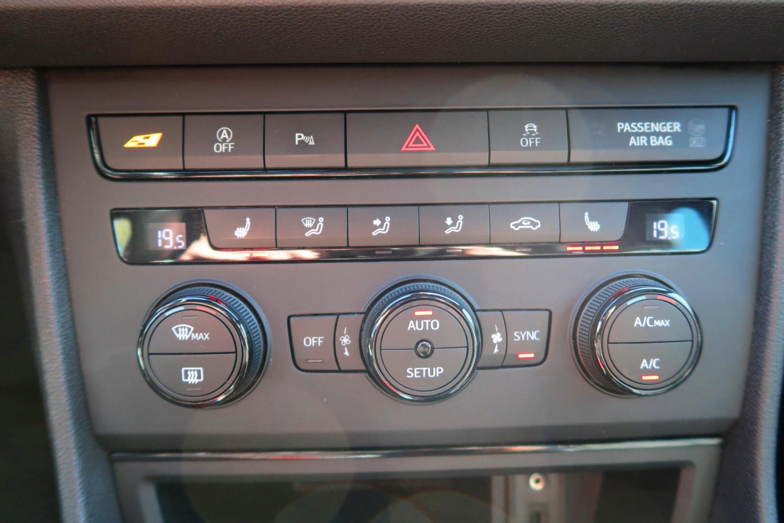 SEAT LEON TSI"CUPRA290"19"PANORAMA"NAVI"LED"LEDER"SCHH | 290 ch | BVM | "19"PANORAMA"LED"NAVI"