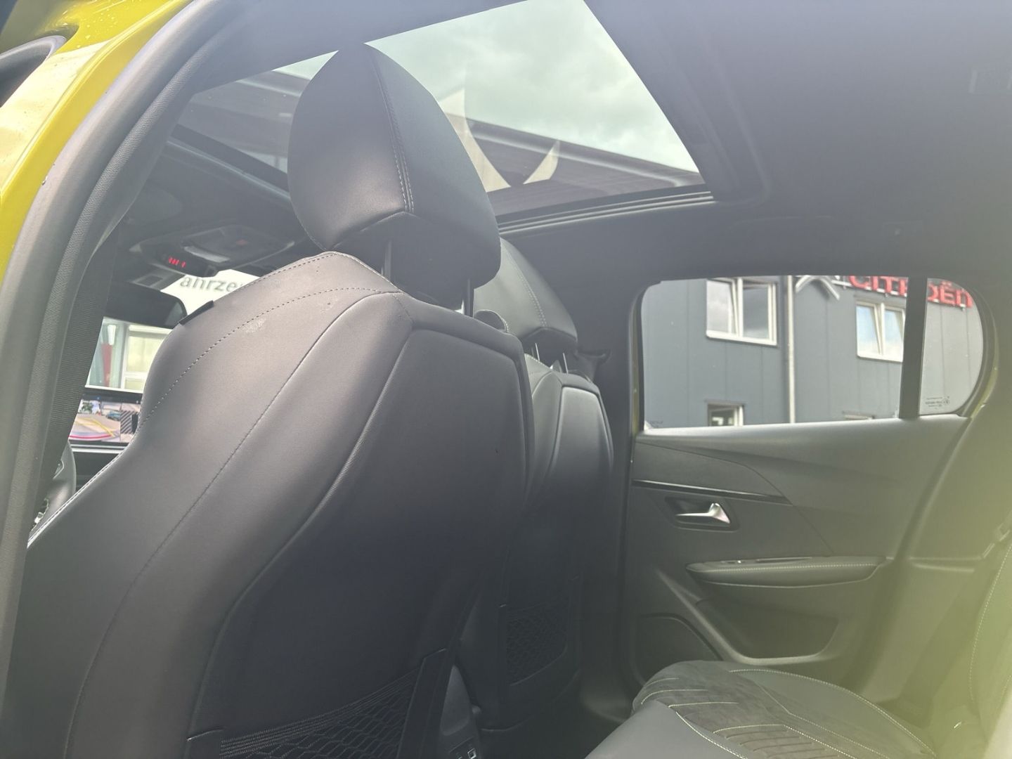 Peugeot 208 - Bild 13