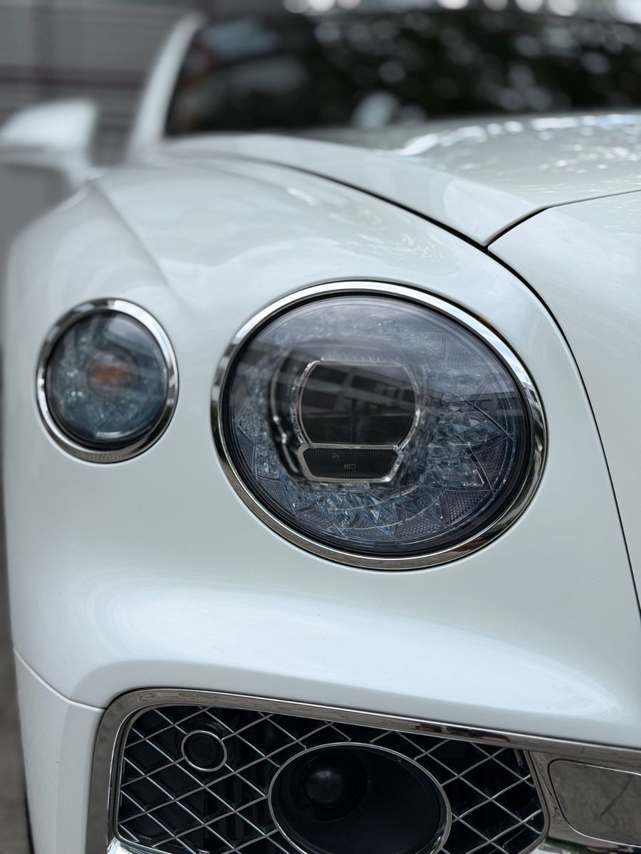 Bentley Flying Spur V8 Naim VOLL EXCLUSIV INDIVIDUAL foto 5