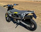 Husqvarna Supermoto 701 Akrapovic - HUSQVARNA SUPER MOTO