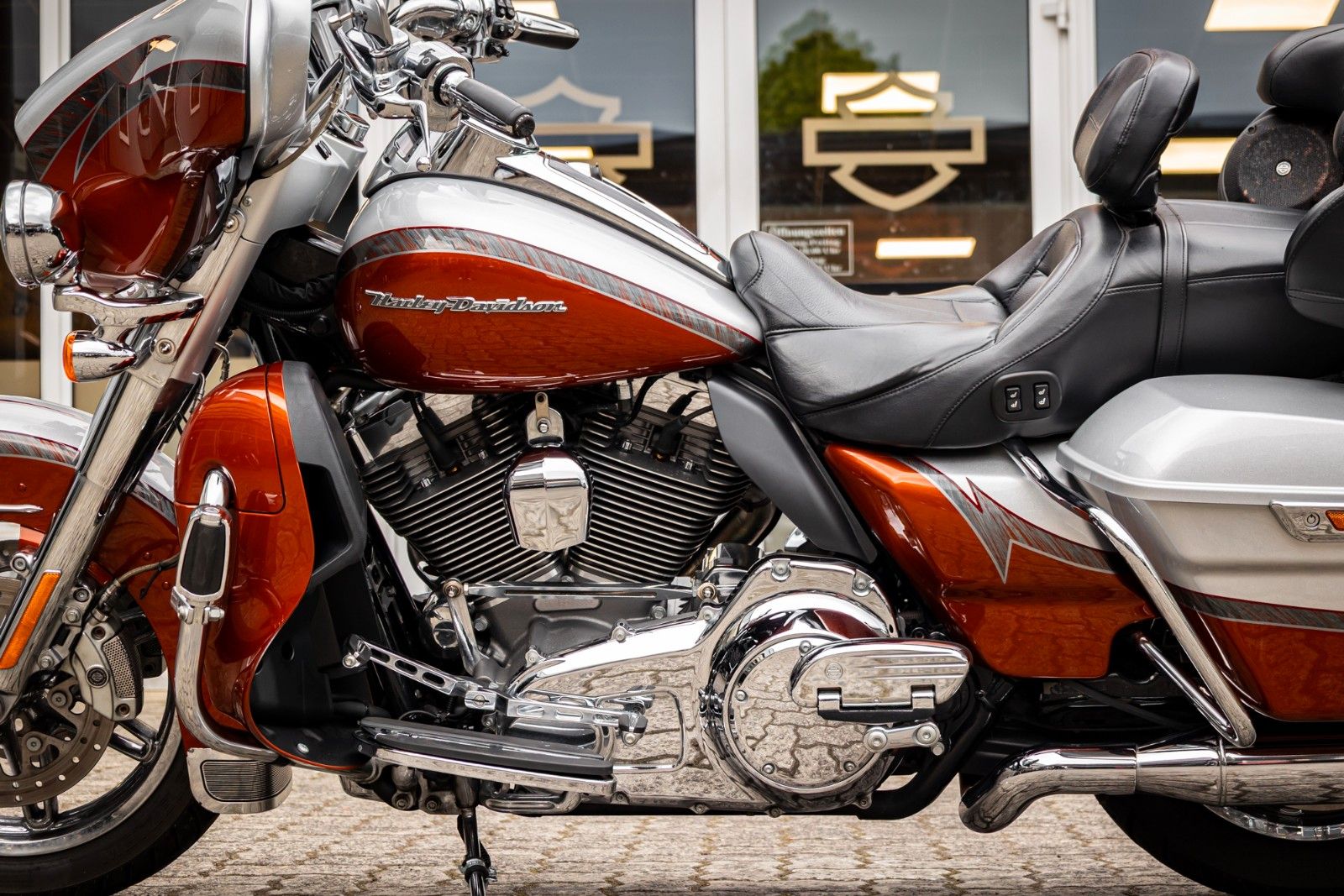 Fahrzeugabbildung Harley-Davidson FLHTKSE CVO Electra Glide Ultra Limited 110 CUI