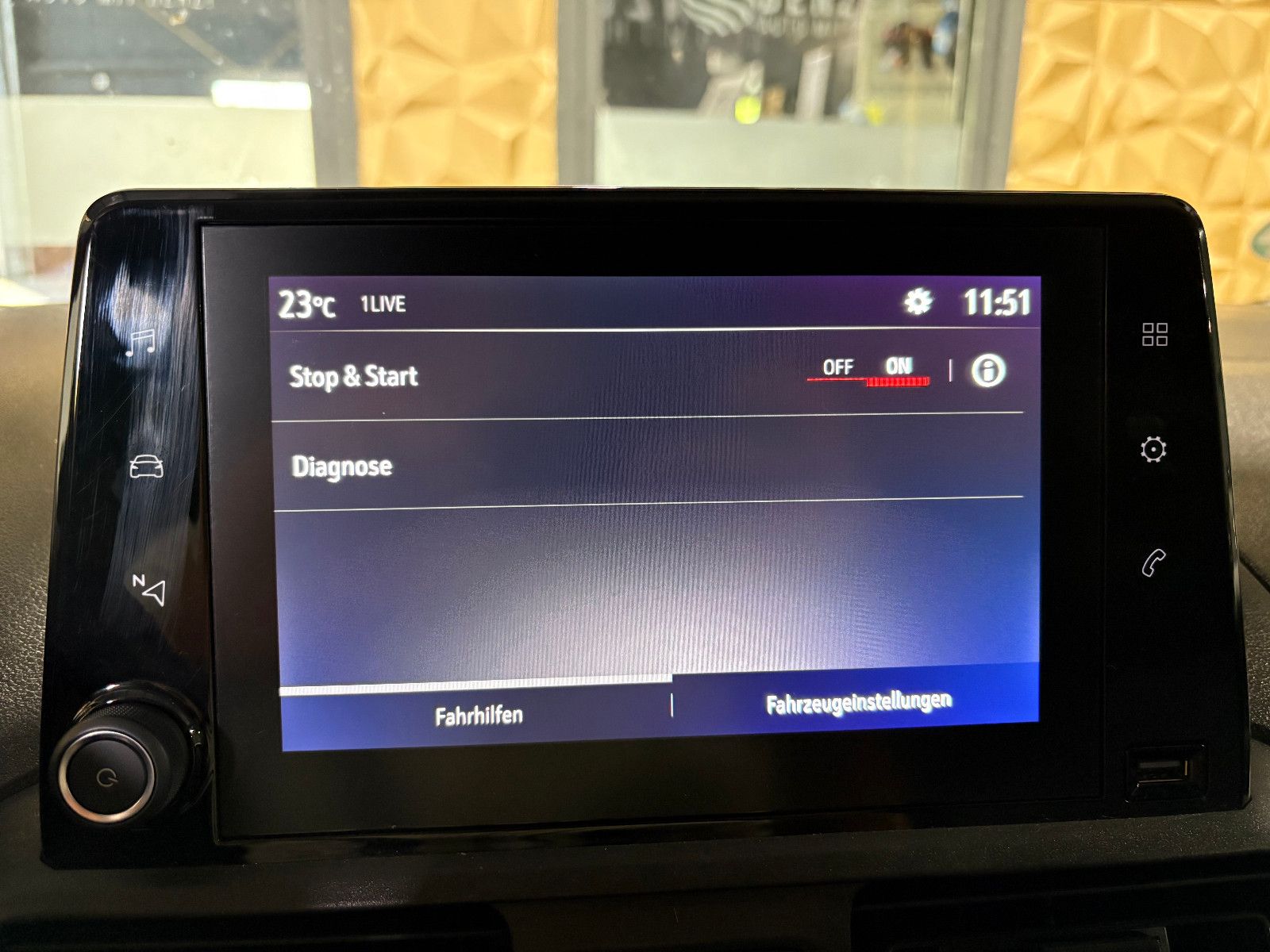 Fahrzeugabbildung Opel Combo E Cargo Edition/2-SITZ/APPLE/AHK/KLIMA
