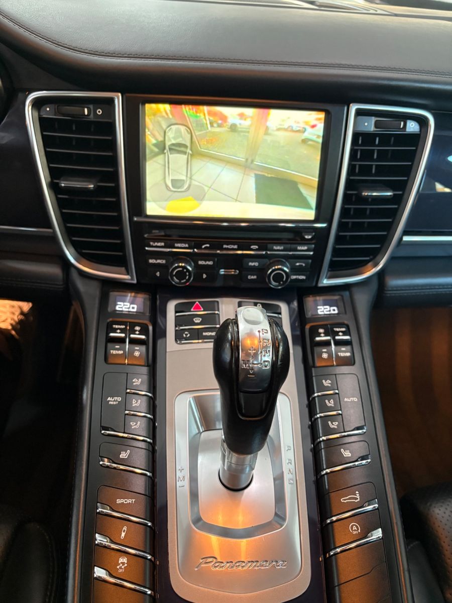 Fahrzeugabbildung Porsche Panamera Diesel * Carraraweiß * SCHIEBEDACH*