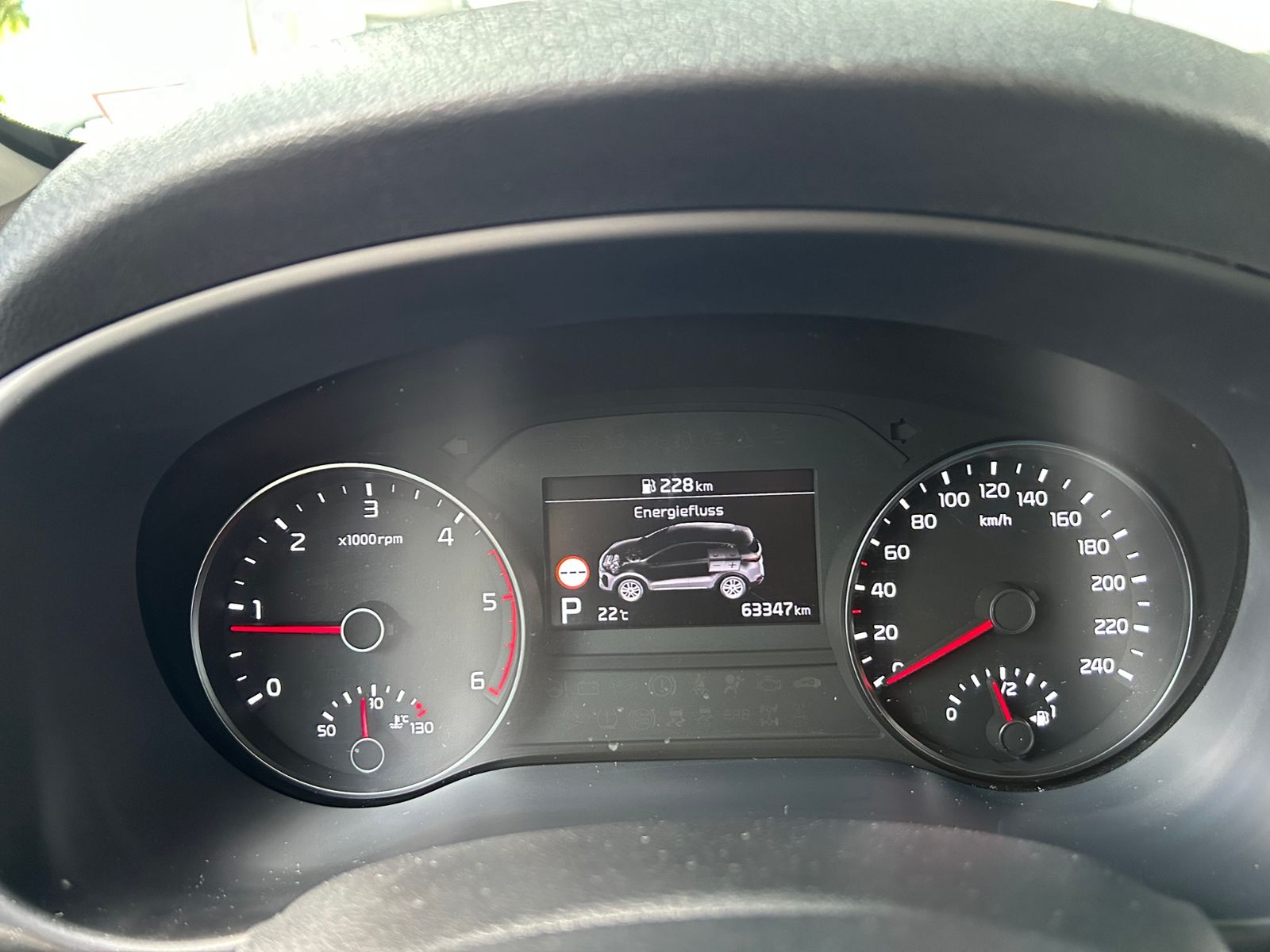 Fahrzeugabbildung Kia Sportage Platinum Edition 4WD PANO LEDER 19"