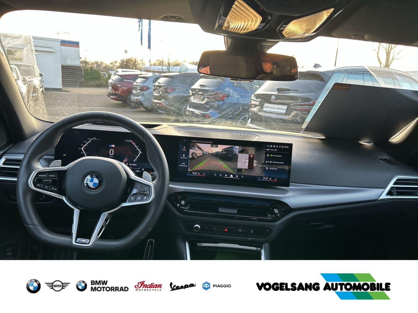 Fahrzeugabbildung BMW 318 iTouring,M Sport,HIFI,SurroundView,DrivingAs