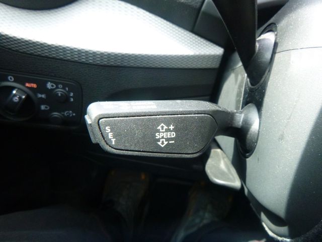 Fahrzeugabbildung Audi Q2 30 TDI >AUT/AHK /NAVI/TEMP/Einparkhilfe<