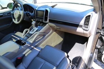 Porsche Cayenne - 7