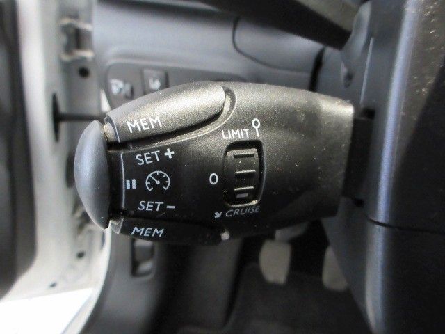 Fahrzeugabbildung Citroën C3 Feel 1.2T PDC/KLIMA/TEMPOMAT