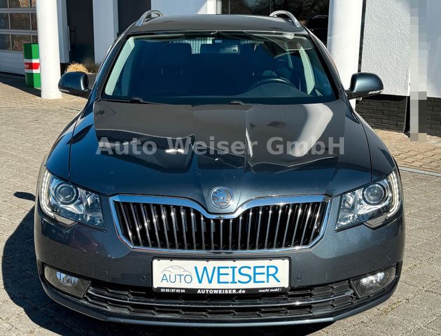 Skoda Superb Combi Elegance Autom. Leder Navi SHZ PDC