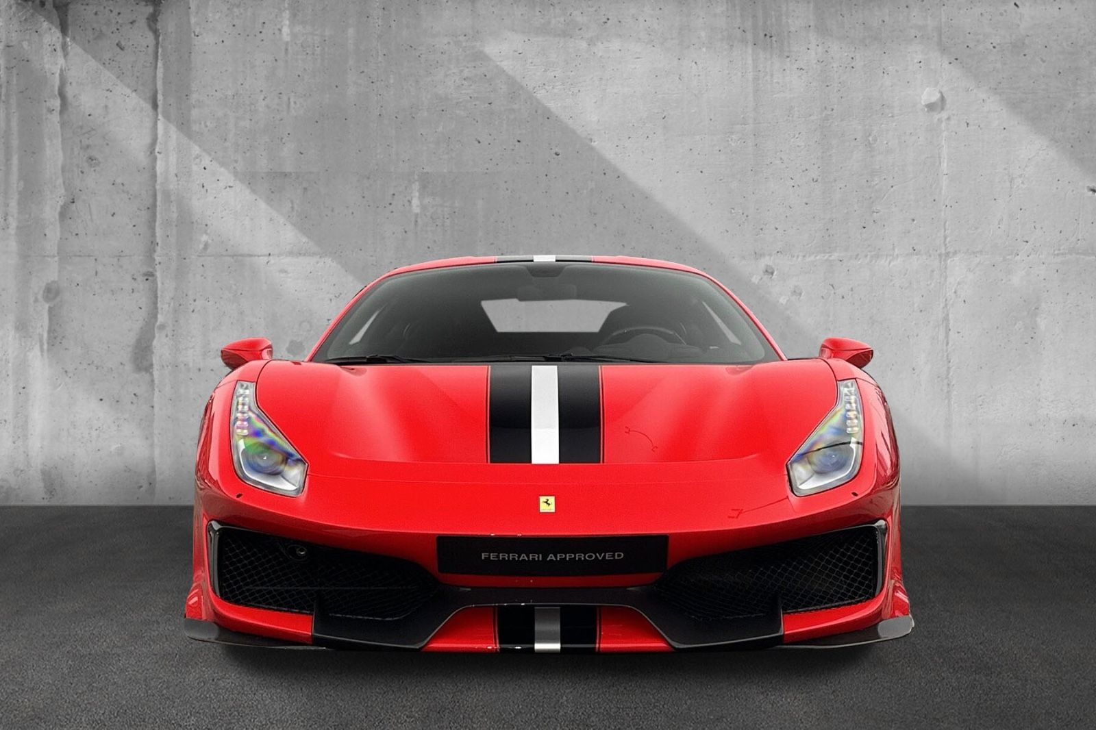 Fahrzeugabbildung Ferrari 488 Pista*Dt Auto*Voll Carbon*4 Punkt*Bügel