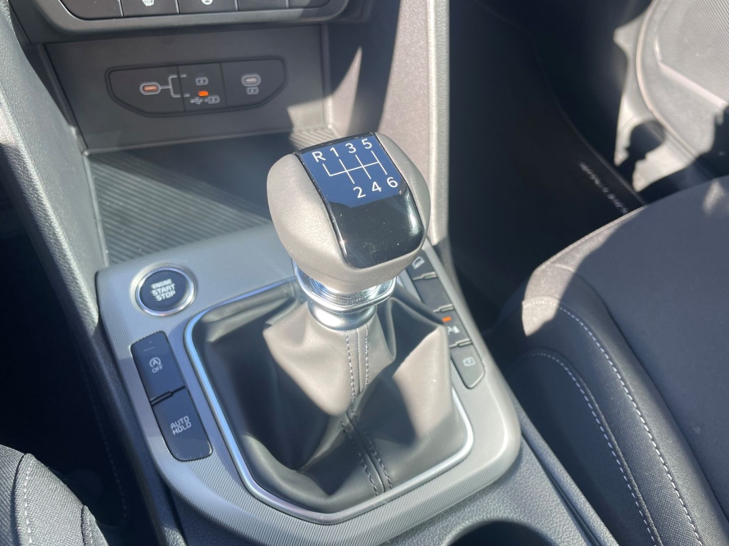 Fahrzeugabbildung Kia Sportage Vision Kamera SHZ vo/hi LED Navi DAB