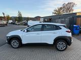 Hyundai Kona Pure 2WD TÜV NEU/KLIMA/SHZ/LENKRADHEIZUNG - Hyundai KONA aus 2017
