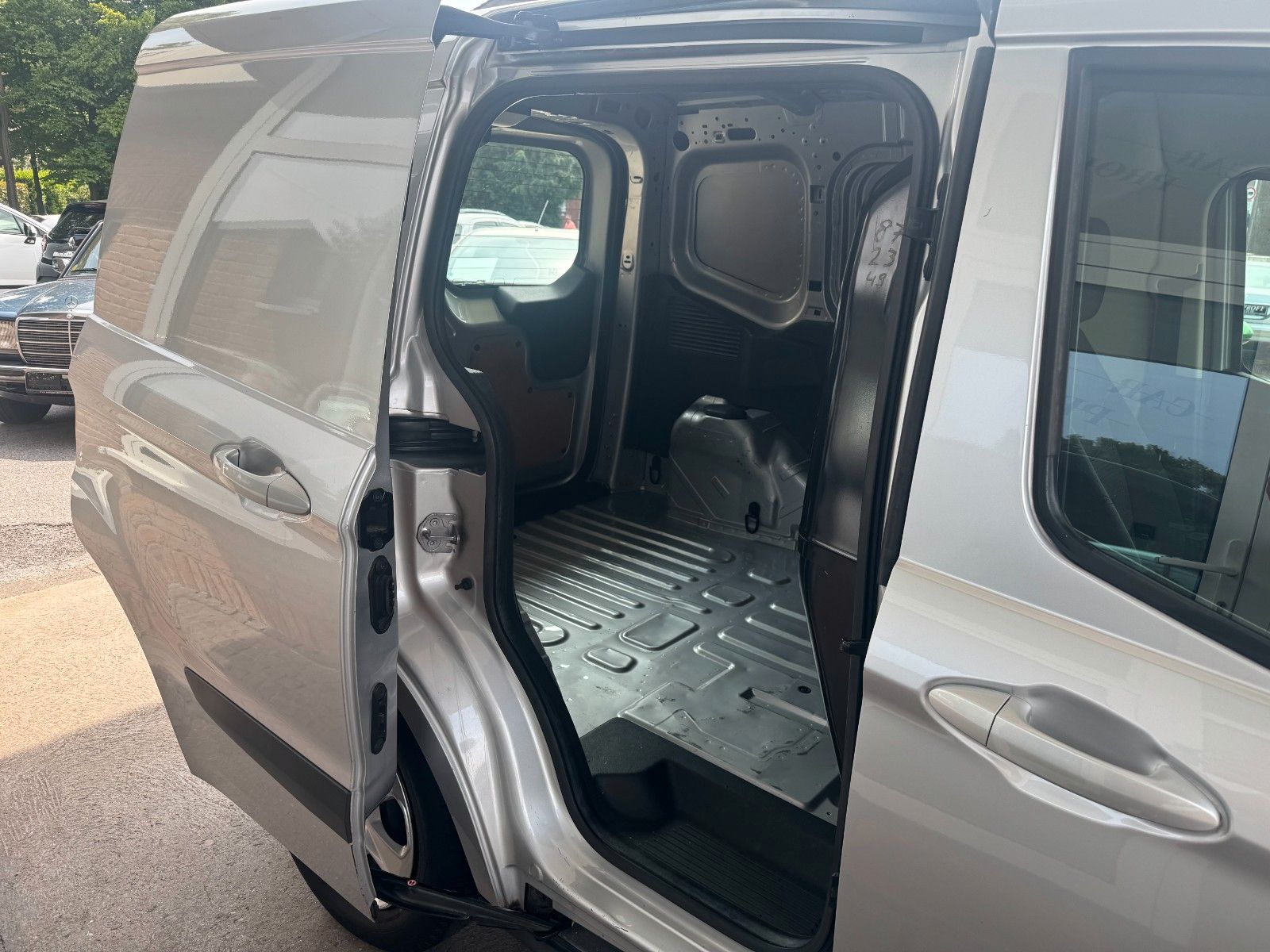 Fahrzeugabbildung Ford Transit Courier Trend Klima/PDC/1.Hd/erst 79 Tk
