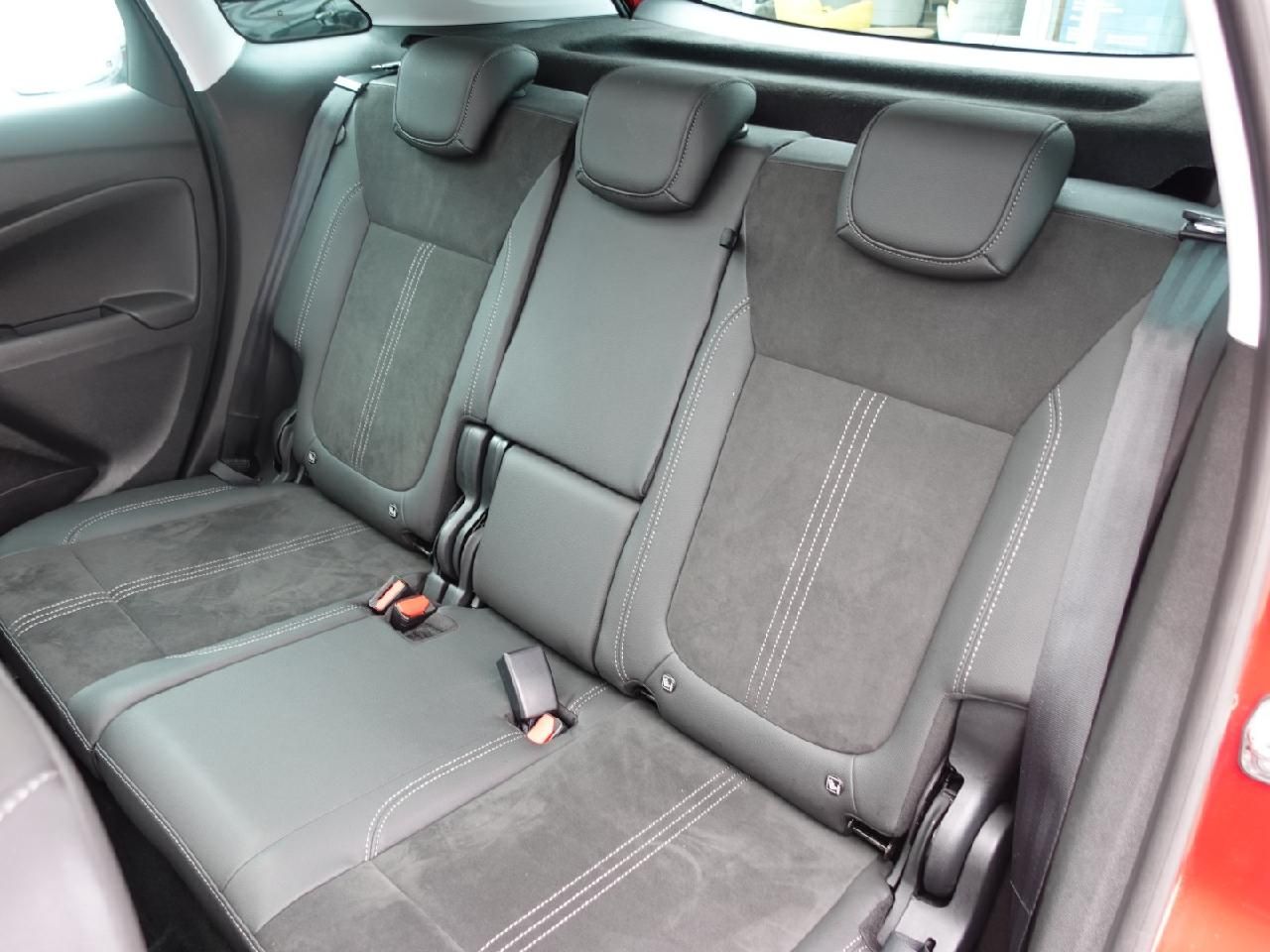 Fahrzeugabbildung Opel Crossland 1,2 Ultimate Automatik