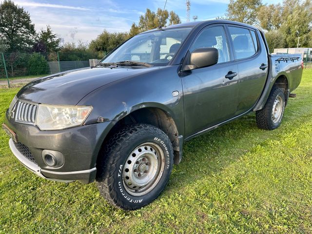 Mitsubishi L200 Inform Doppelkabine 4WD