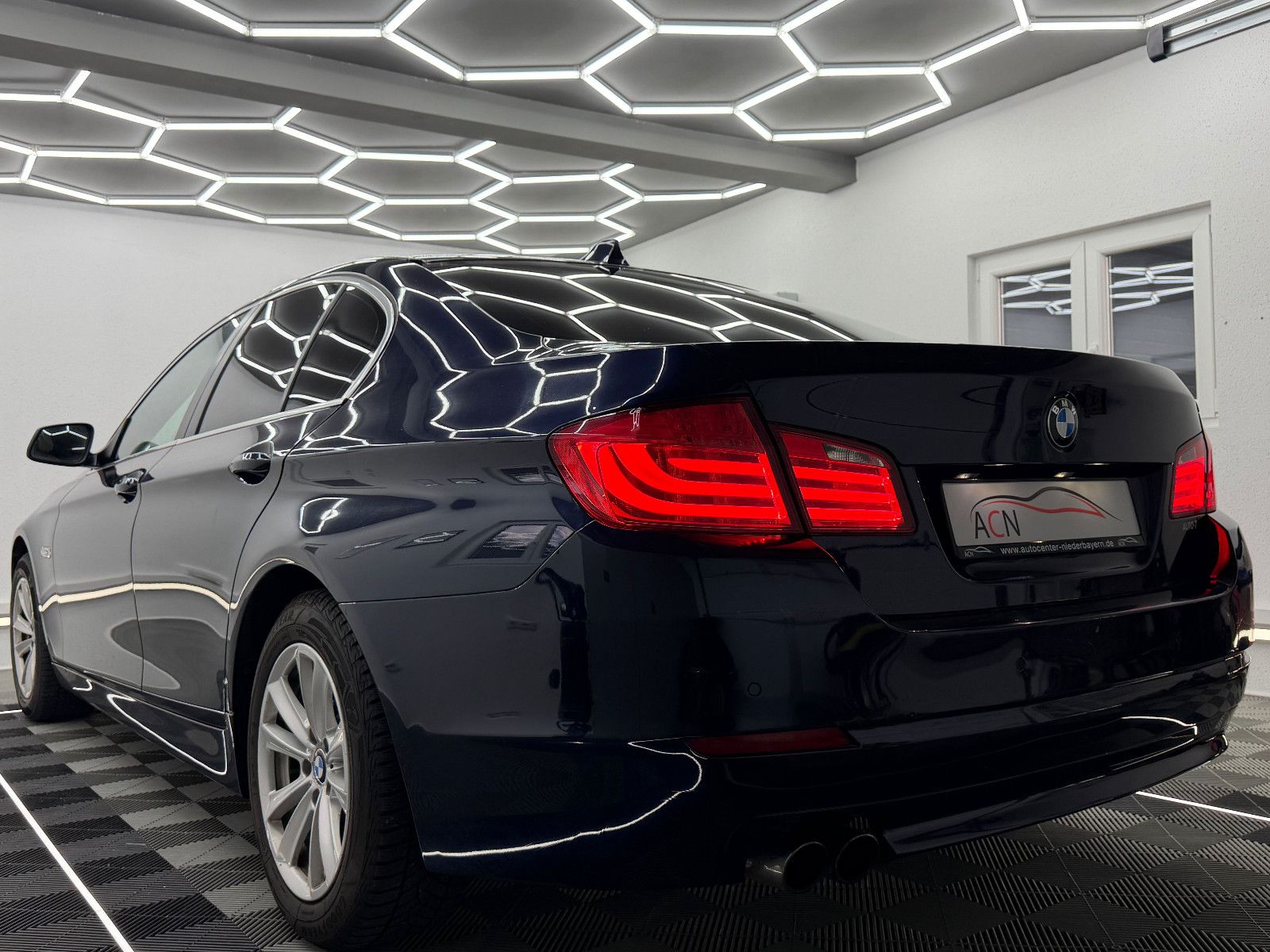 Fahrzeugabbildung BMW 520 d Lim. Aut./elektr. SITZ/NAVI/ ProfBi-XENON/