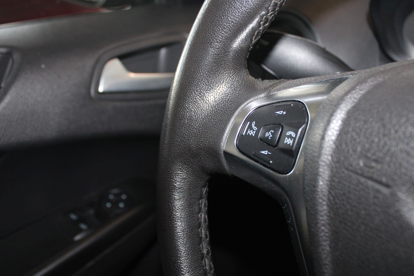 Fahrzeugabbildung Ford Tourneo Courier 1.5 TDCi Trend AHK KLIMA WinterP