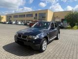 BMW X3 2.0d TÜV NEU* PANORAMA DACH* AHK - BMW X3 mit Diesel-Antrieb: Panorama Dach