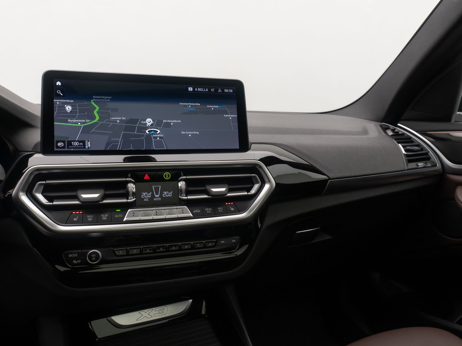 Fahrzeugabbildung BMW X3 xD30e Panorama HUD DAB Sport AHK 360&deg; Komfort