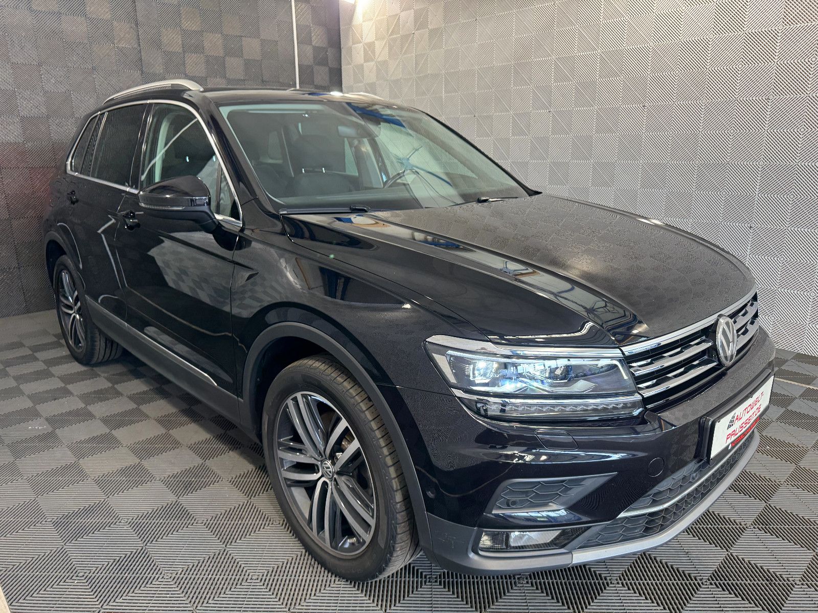 Gebrauchtwagen Volkswagen Tiguan Tiguan Highline 4M*DYNAUDIO*ACC-LED-HEAD-PANO-19 in Horb am Neckar
